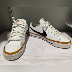 Nike Court Legacy Sneakers